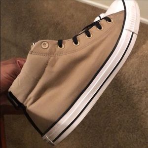 Tan converse
